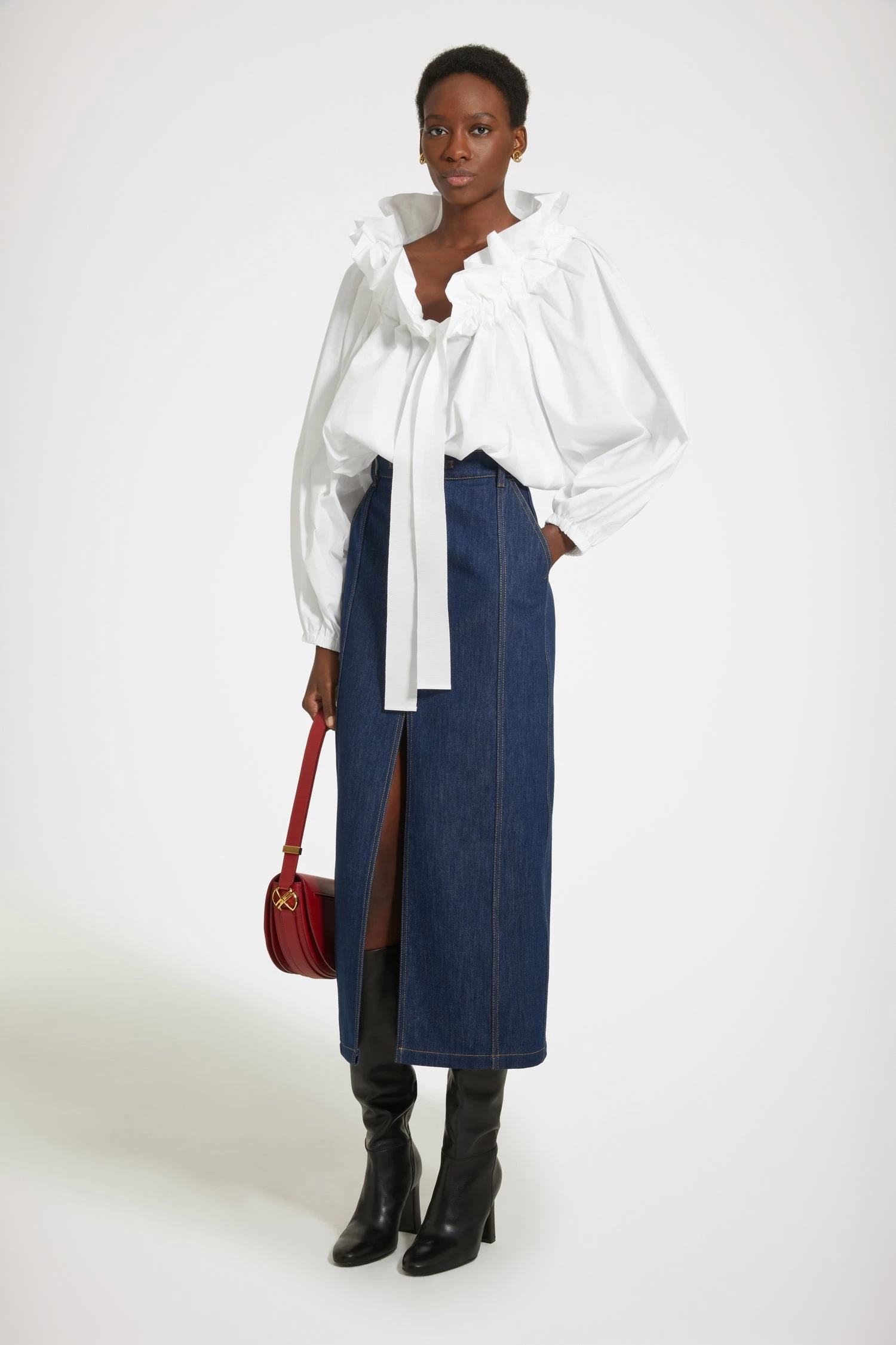 Le Patou Bag In Leather 2 Le Patou Bag In Leather – Image 2