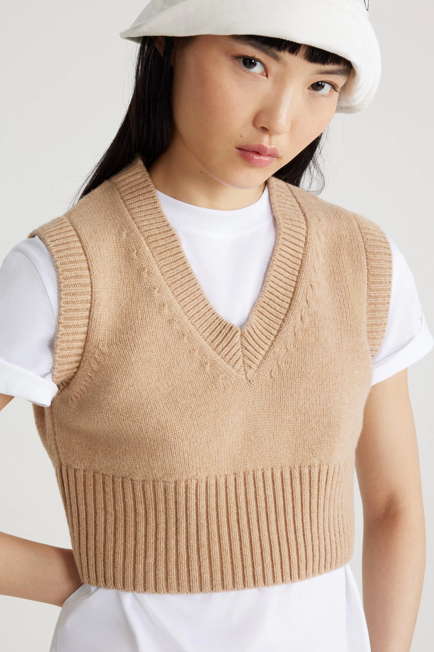 Cropped Vest In Sustainable Wool And Cashmere 4 Cropped Vest In Sustainable Wool And Cashmere – Image 4
